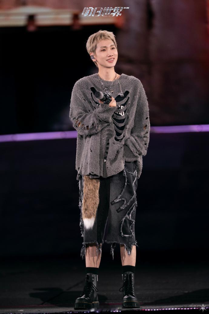 汪苏泷明日世界太原站反复感受 汪苏泷明日世界巡回演唱会太原站反复感受！汪苏泷演唱