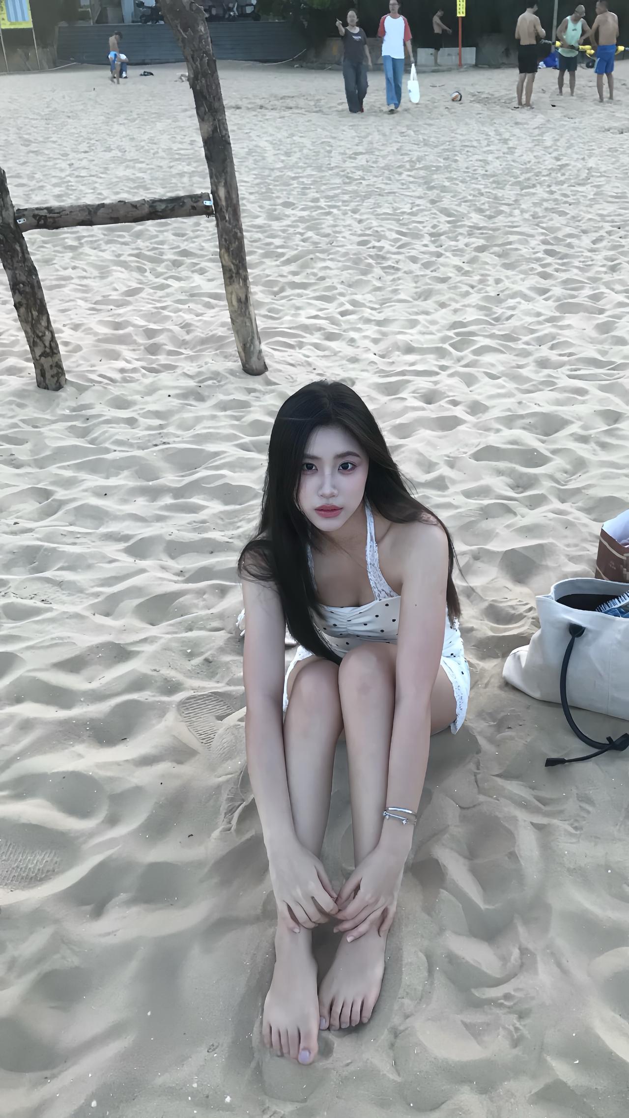 眼泪是一种胶水 当我用手拂过你脸上的眼泪 被粘住了一部分灵魂