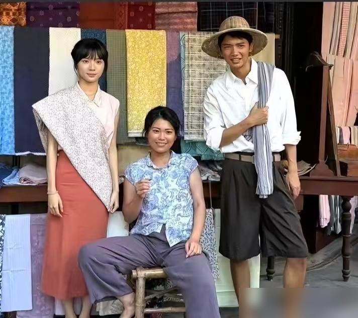 《给阿嬷的情书》里的布摊老板娘，其实是电影唯一个人投资者，大家都称她敏姐。

当