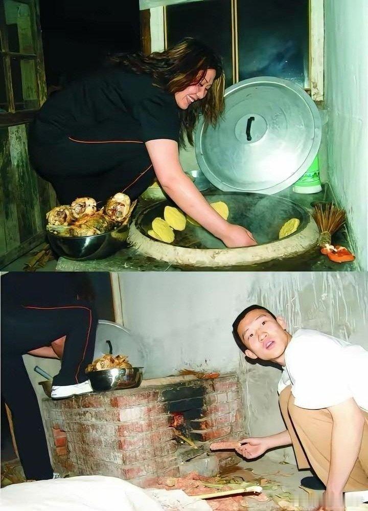 曹云金当年帮师娘烧灶火，是德云社很普通的一员。如今曹云金却成了最有出息，也是最让