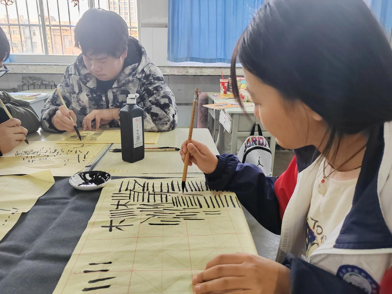 咸阳梦圆职业学校
书法社团