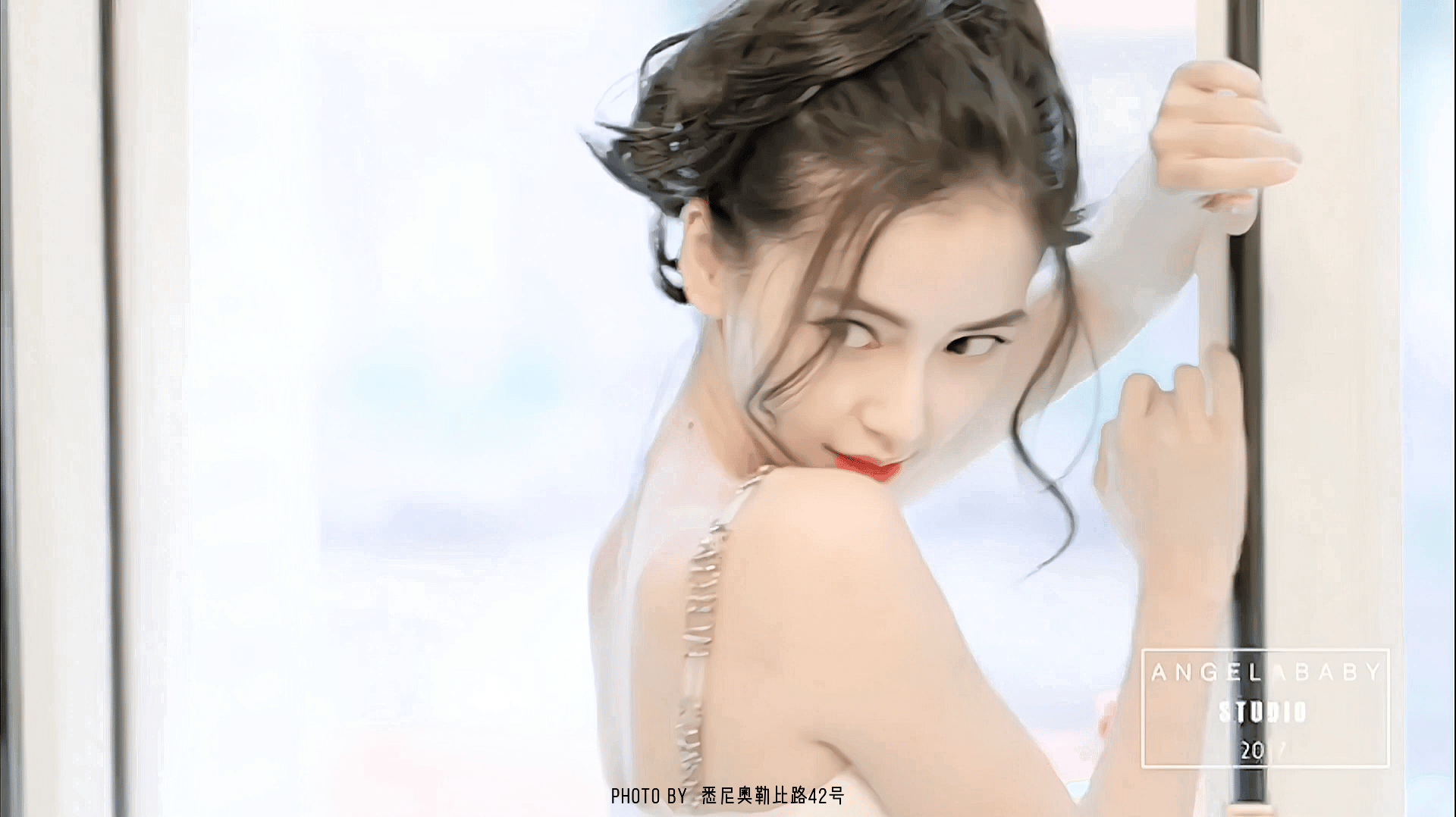angelababy angelababy “你眼中的点点星光，是我将一生奔赴的