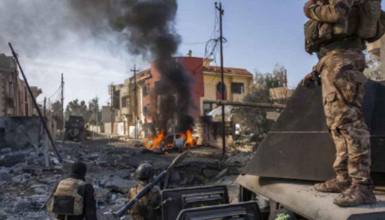 中东战火骤燃：伊朗遭高强度军事打击。
中东的局势在 2 月底迎来剧烈动荡，短短几