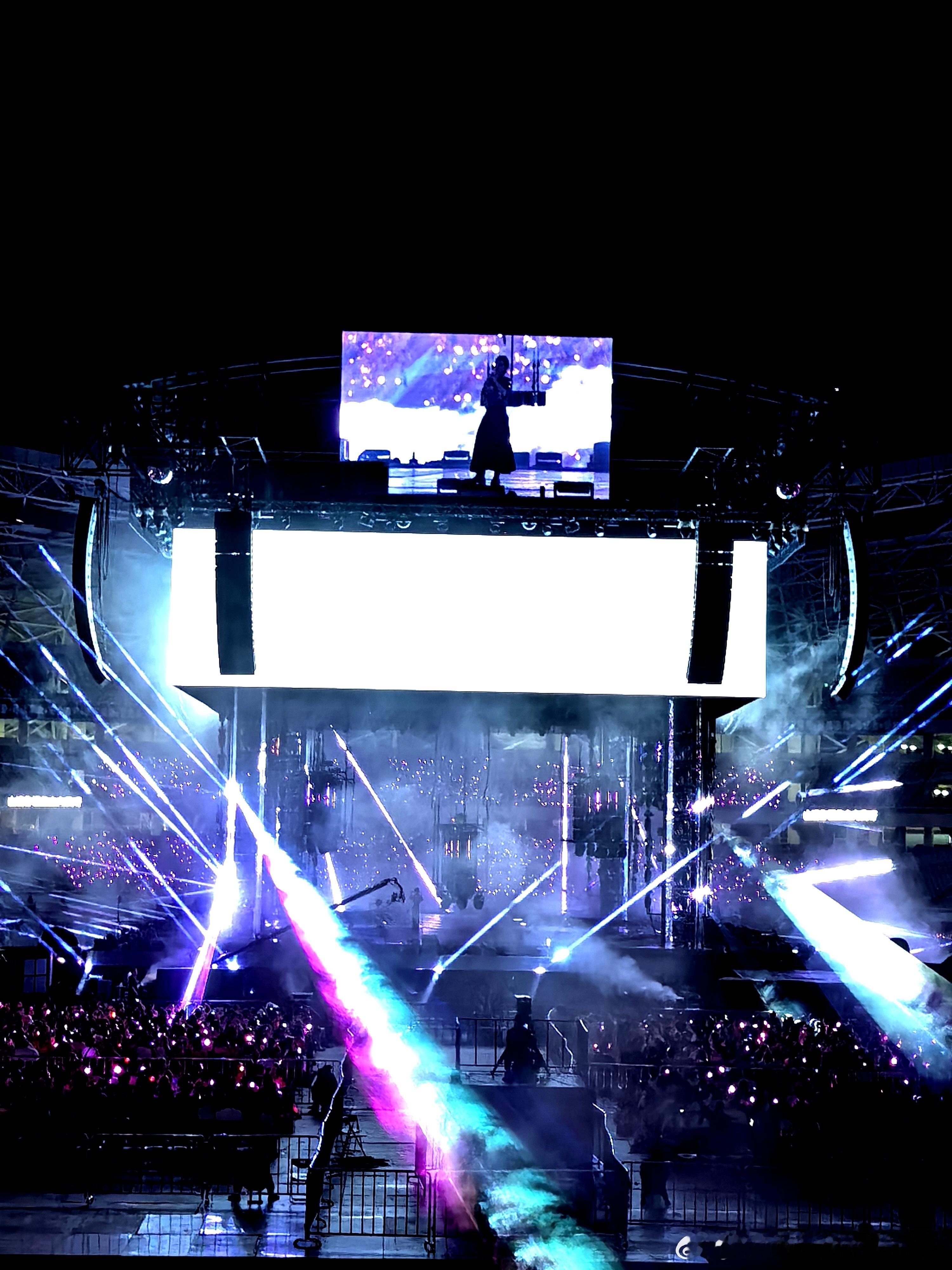 #华晨宇说不要再说我写的歌很难了# 花花的歌其实并不难，只是需要用心去感受。他的