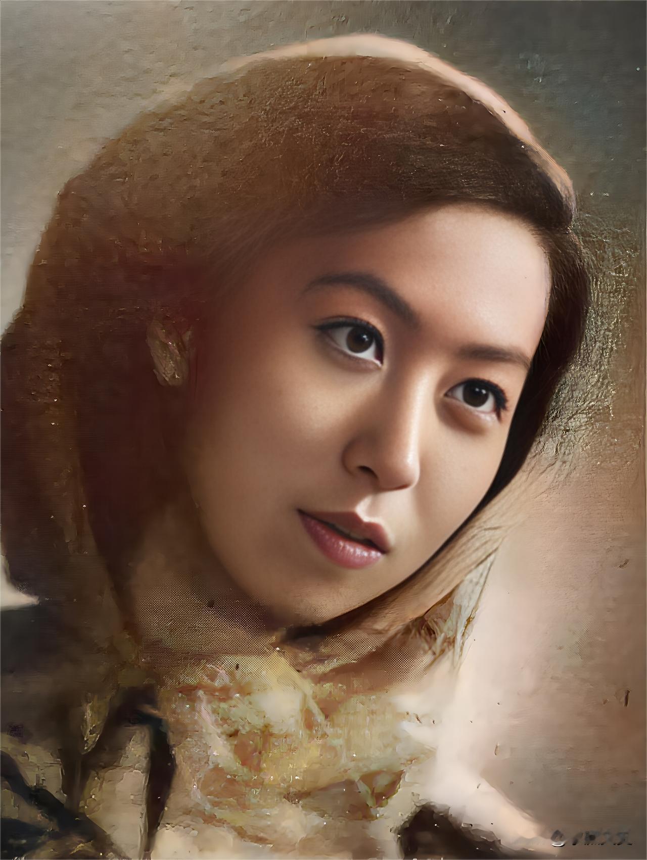 张爱玲出身晚清显宦之家，但家庭温暖稀薄，父亲张志沂是位沉浸鸦片烟云的遗少，母亲黄