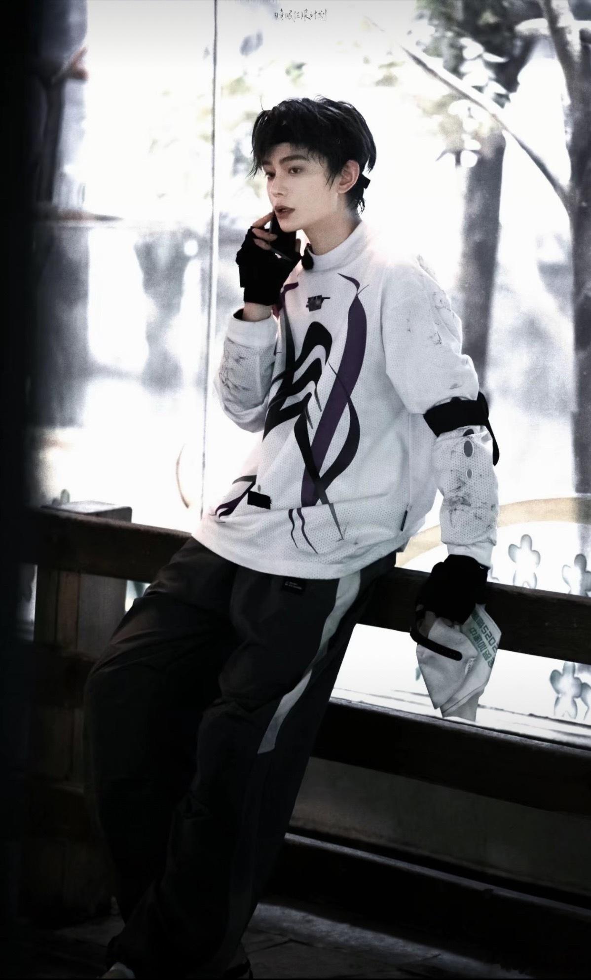 帅的让人很潮湿 