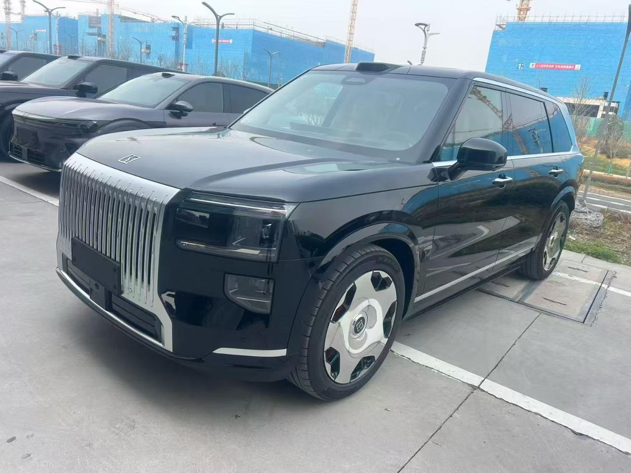 品牌：极氪9X（杭州湾库里南）
车型：2025款Ultra版（55Kw）
排量：