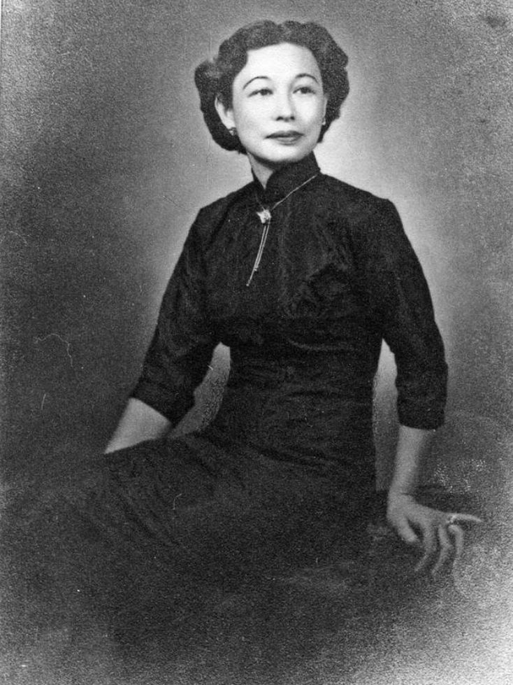 1943年，上海名媛郭婉莹难产住院，丈夫吴毓骧却不见踪影。后来，郭婉莹在一个女人...