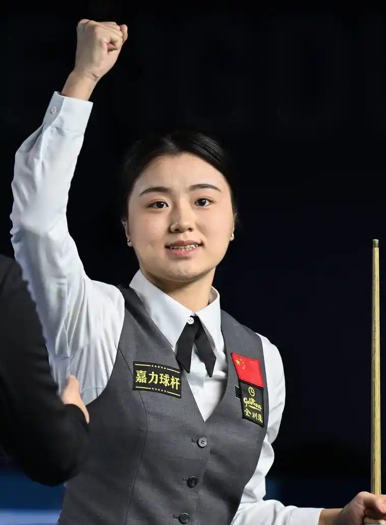斯诺克女子世锦赛正在中国东莞常平隆重举行。
世界第一白雨露冲击三连冠成为赛事最大