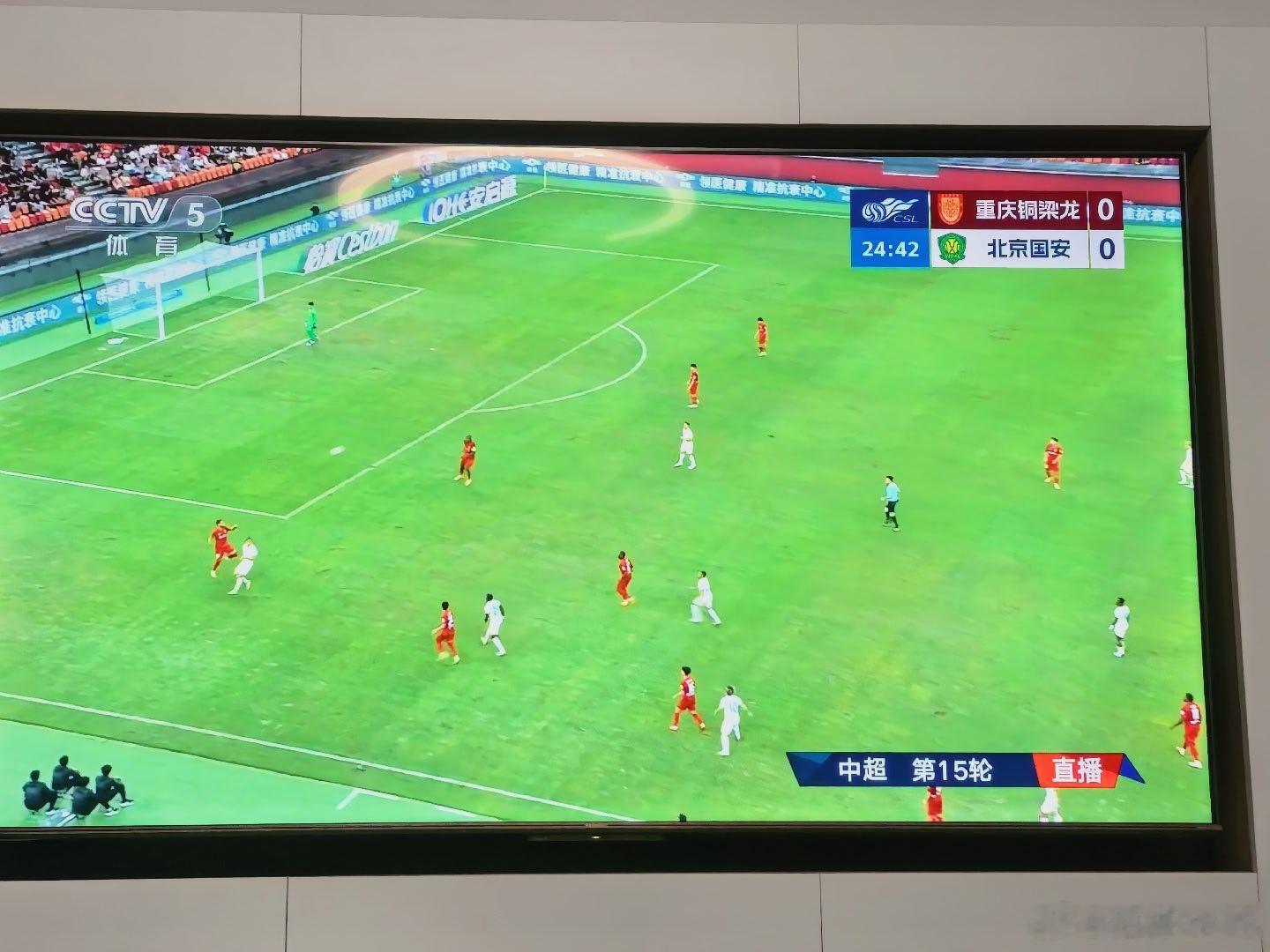 重庆这个门有点儿嫩。😀😀😀 