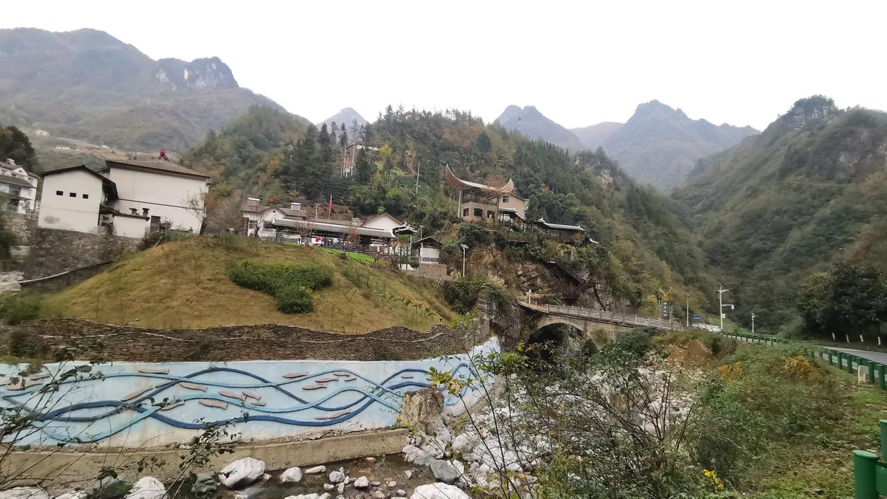 神龙架秋色初冬秦岭美景 溯江而上沿长江大堤由芜湖骑行至岳阳至石首（至武汉西进去岳