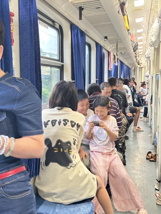 整理相册，翻到这些照片，没舍得删