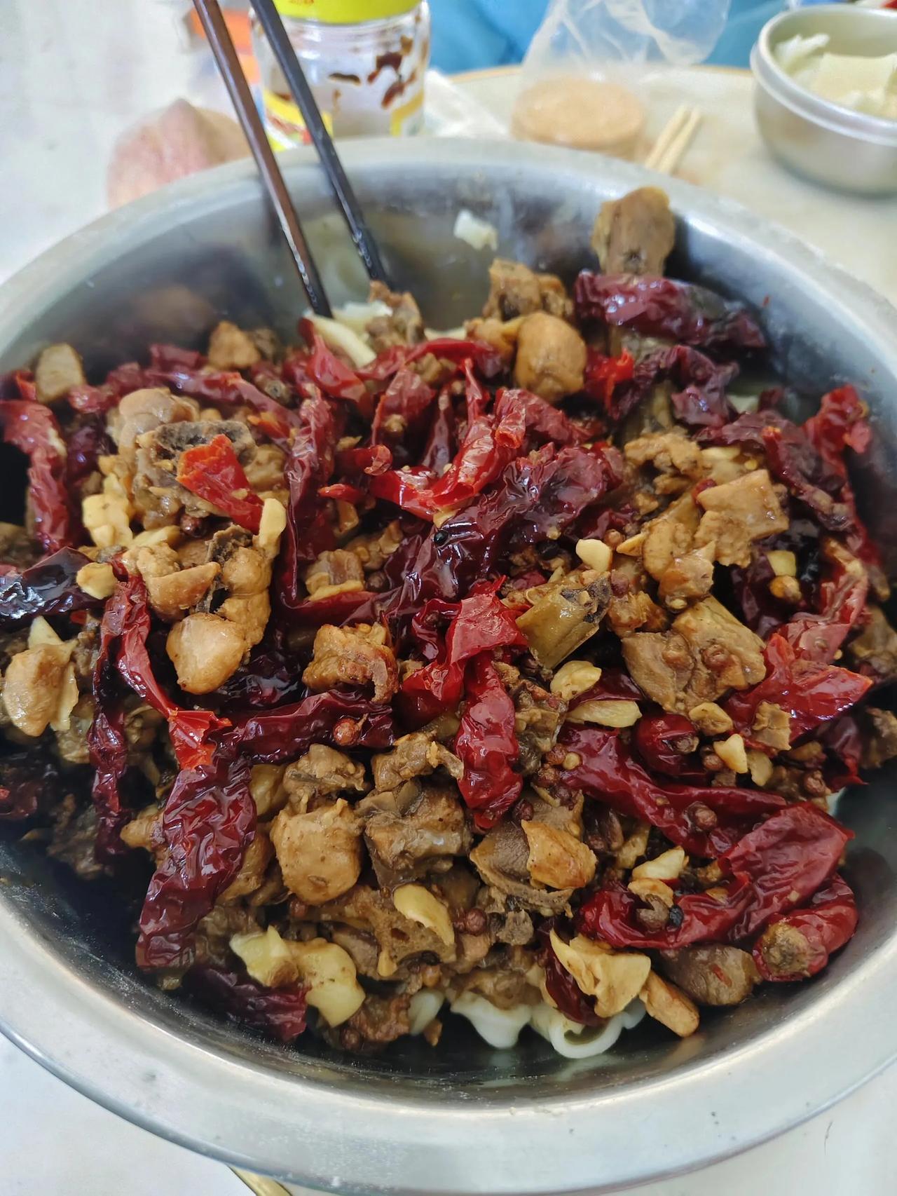 怎么样才能让奶奶给娃做饭时不放辣椒，娃才两岁一个月，只要一来就说给娃好吃的，但每
