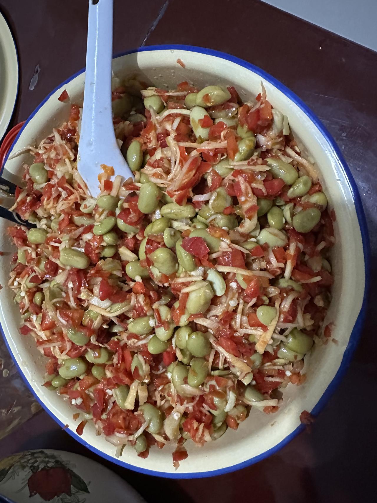 2025年江南美味下饭菜霉酱豆做好了！
这是我自从另设灶火几十年来的保留节目，