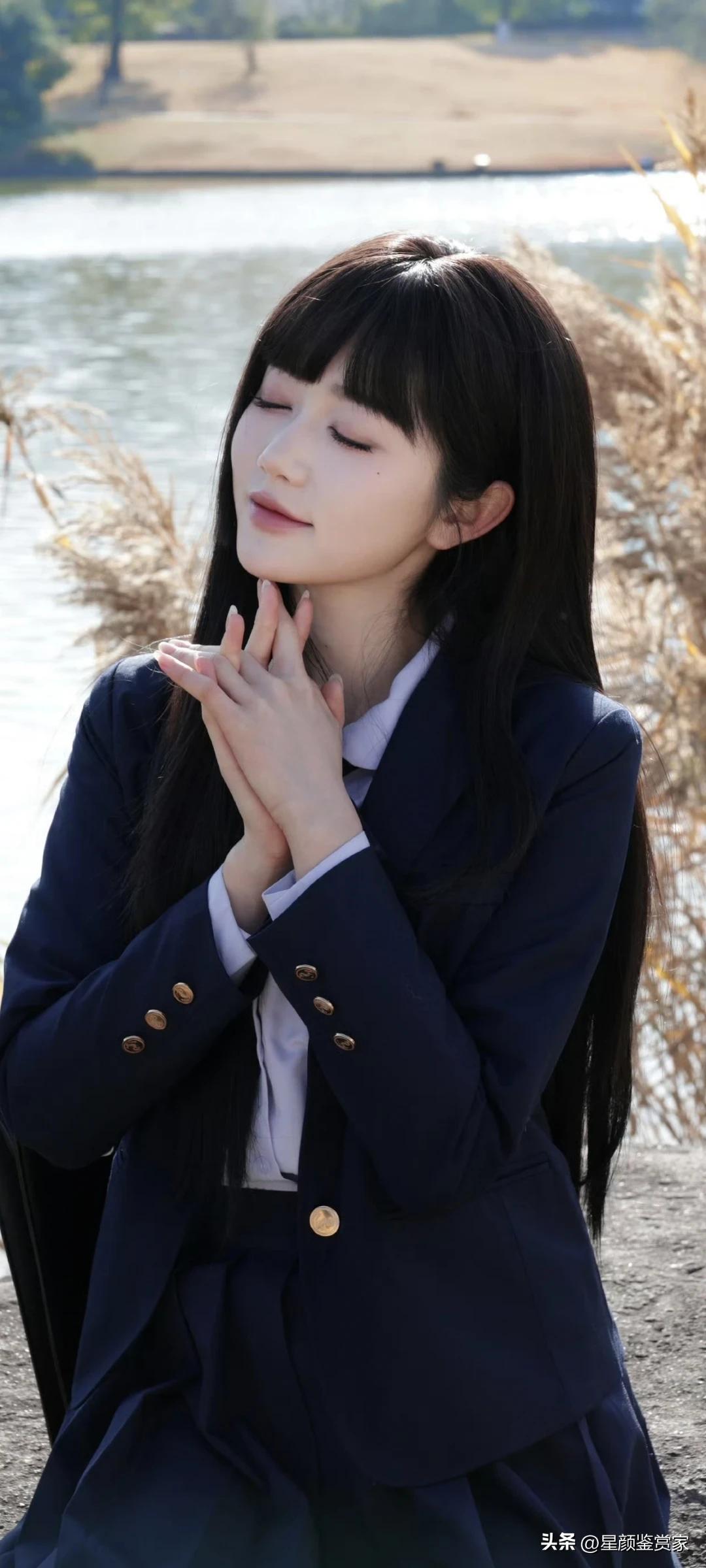 岳雨婷的美真的很有层次～
换上古装一颦一笑都带着古韵的柔与媚✨
现代装又秒变惹人