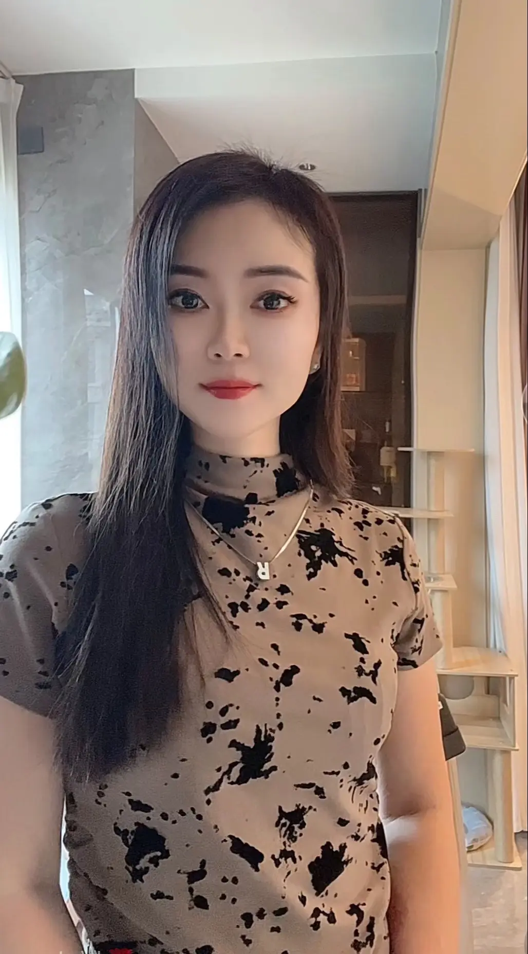 喜欢听伤感歌曲的人，不一定有故事，但一定重感情、善良、性子急，而且还特...