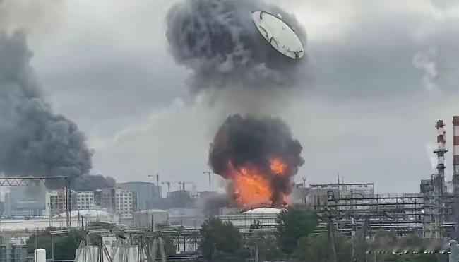 真的同情莫斯科人民。

6月18日这天，莫斯科人本来跟往常一样过日子，结果大半夜