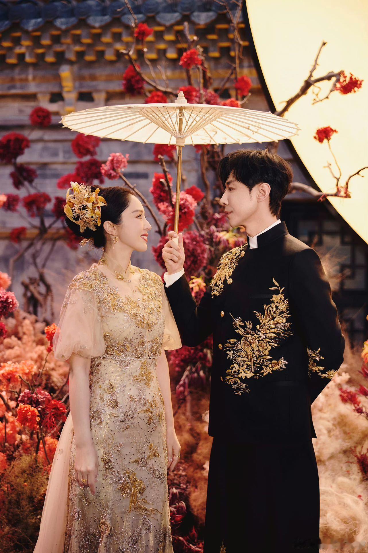 董璇张维伊晒结婚照姐姐当家董璇张维伊婚礼照里的甜蜜感特别接地气！不是那种遥不可及