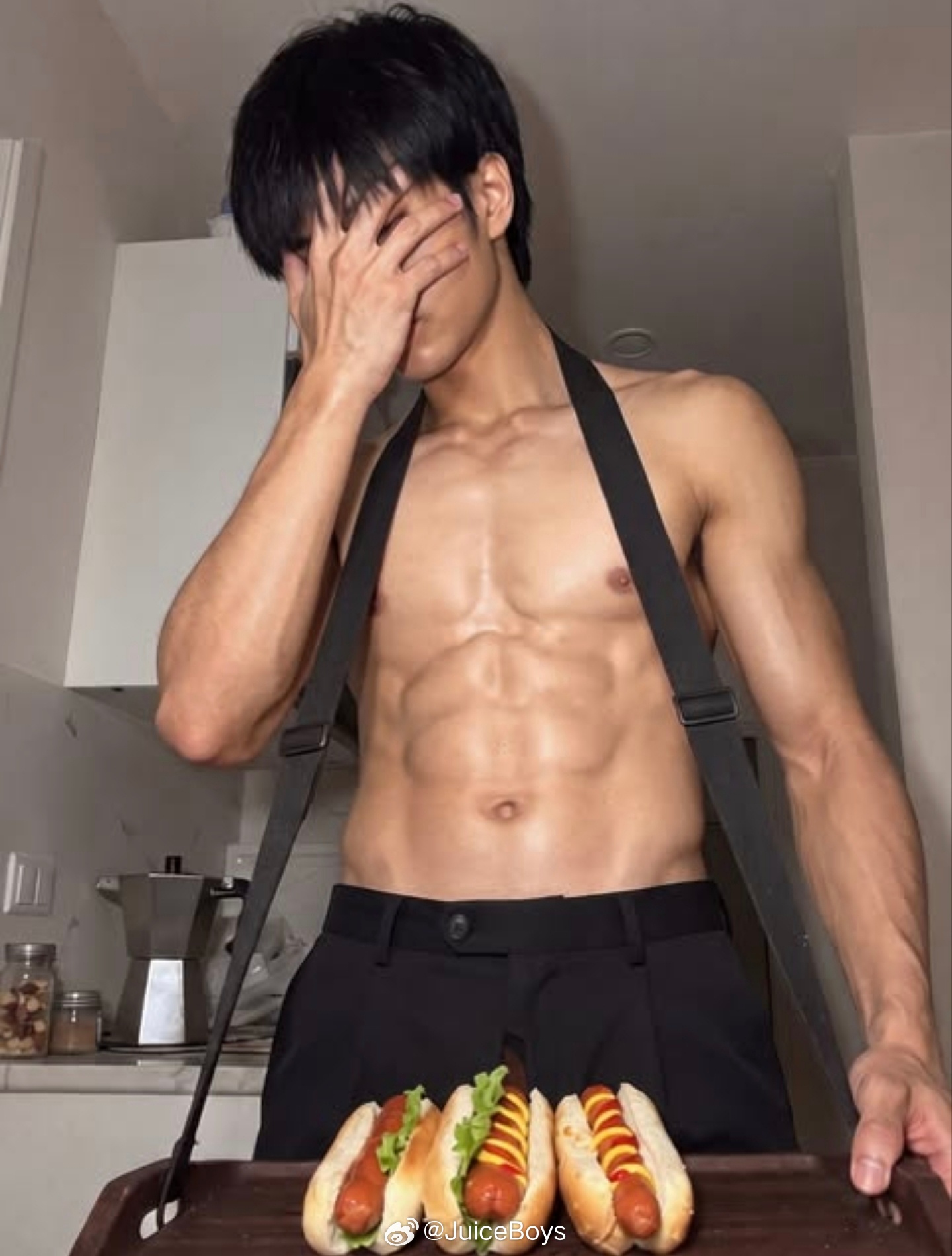 晚间时刻，看看大家 