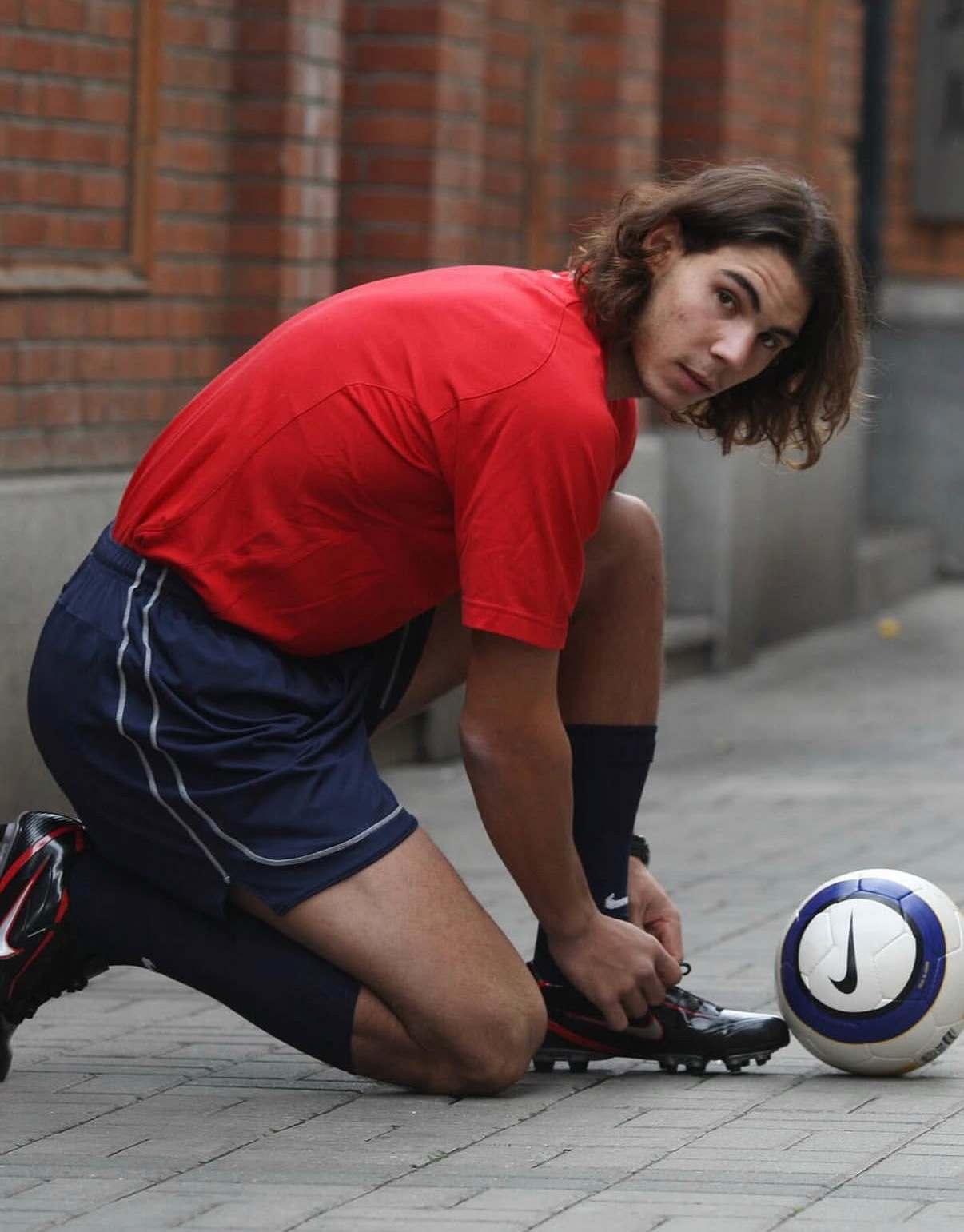 长发飘飘的、胶原蛋白满满的纳达尔。最近真是不断感慨，年轻真好呀