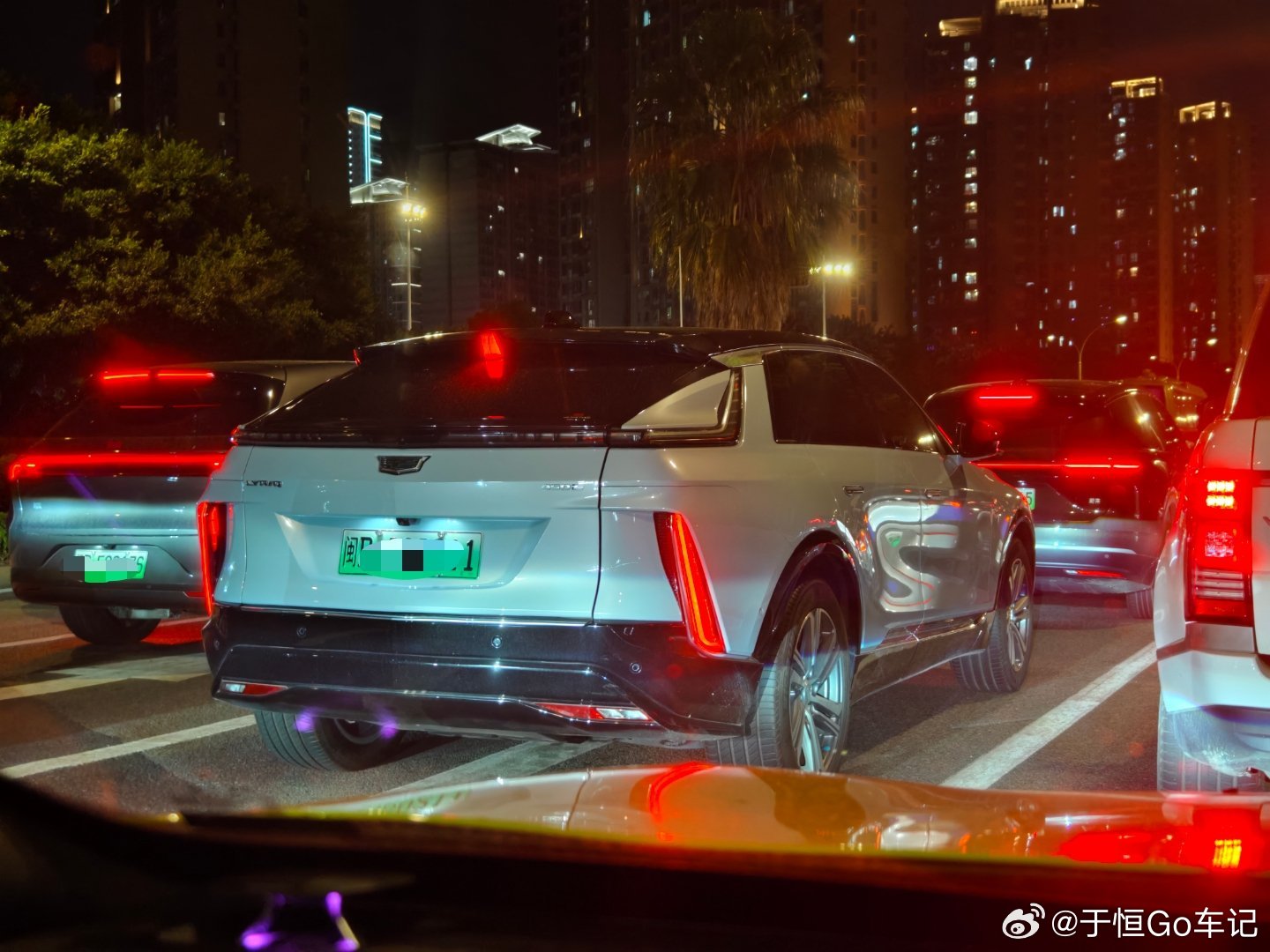 凯迪拉克锐歌在路上的能见度应该跟法拉利差不多，这车二手掉到15万以内就很香了 ​