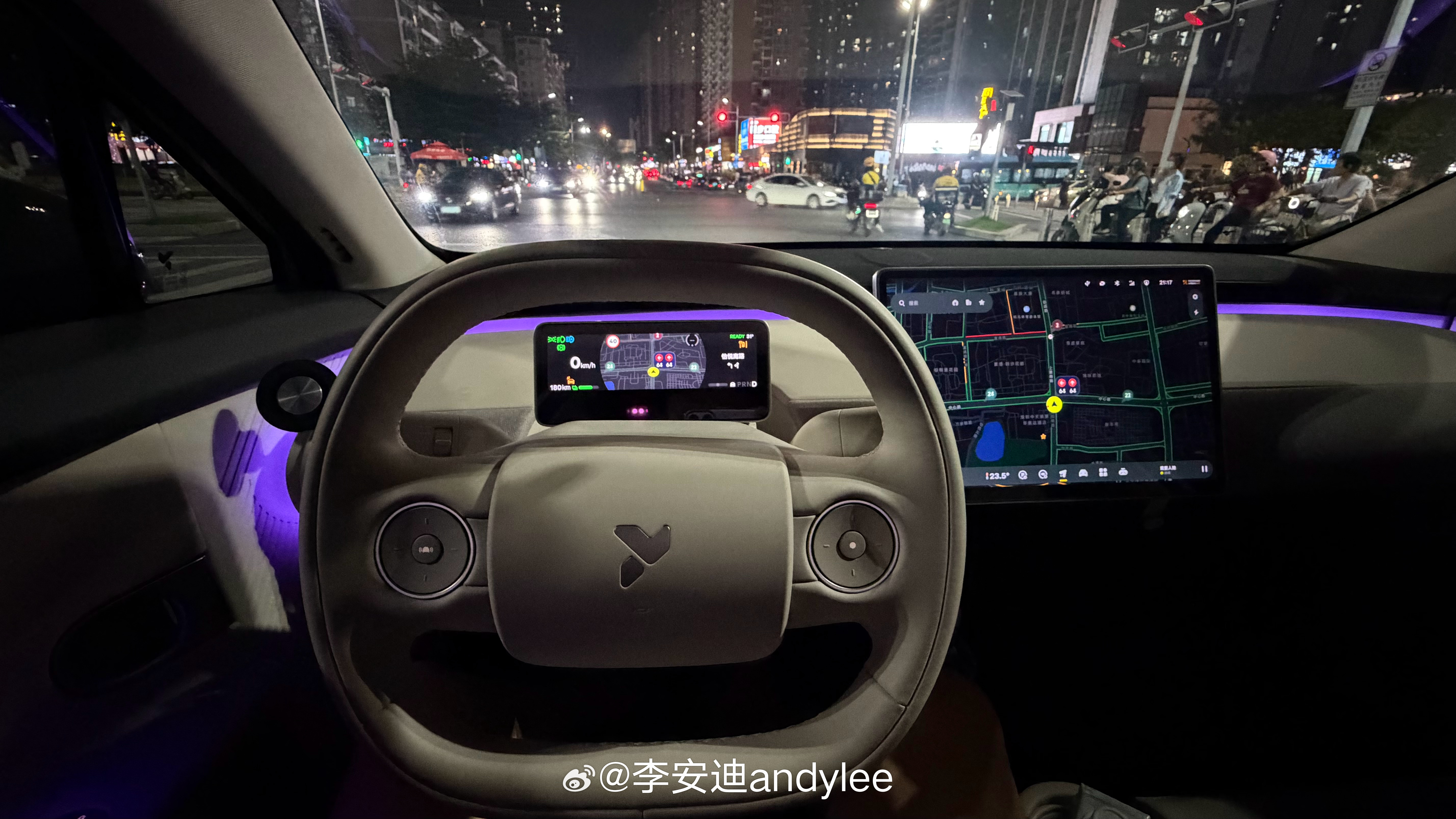 大晚上，还是想过个开车的瘾 