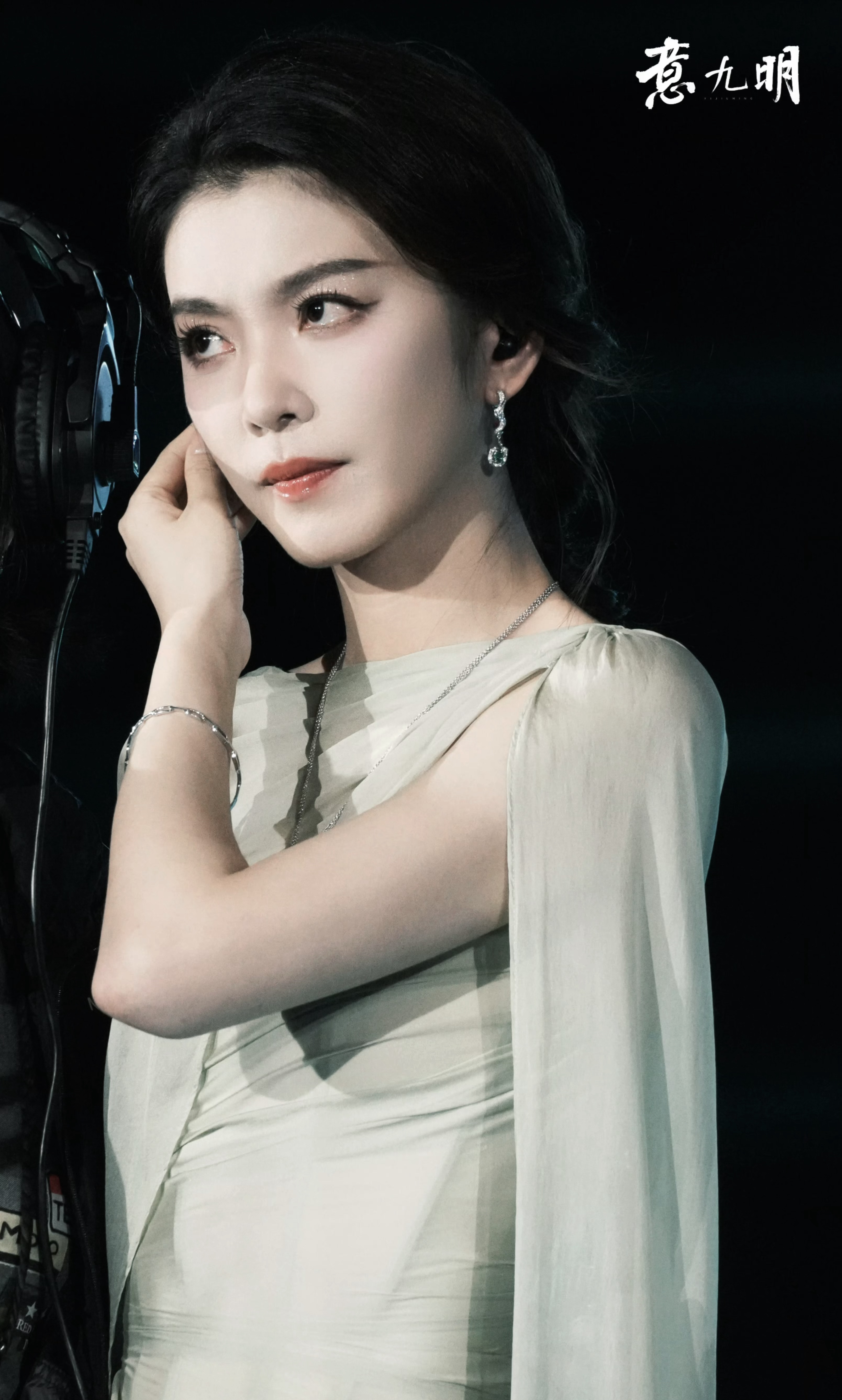 这张很帅啊 ！！帅得很轻松原图看logo 