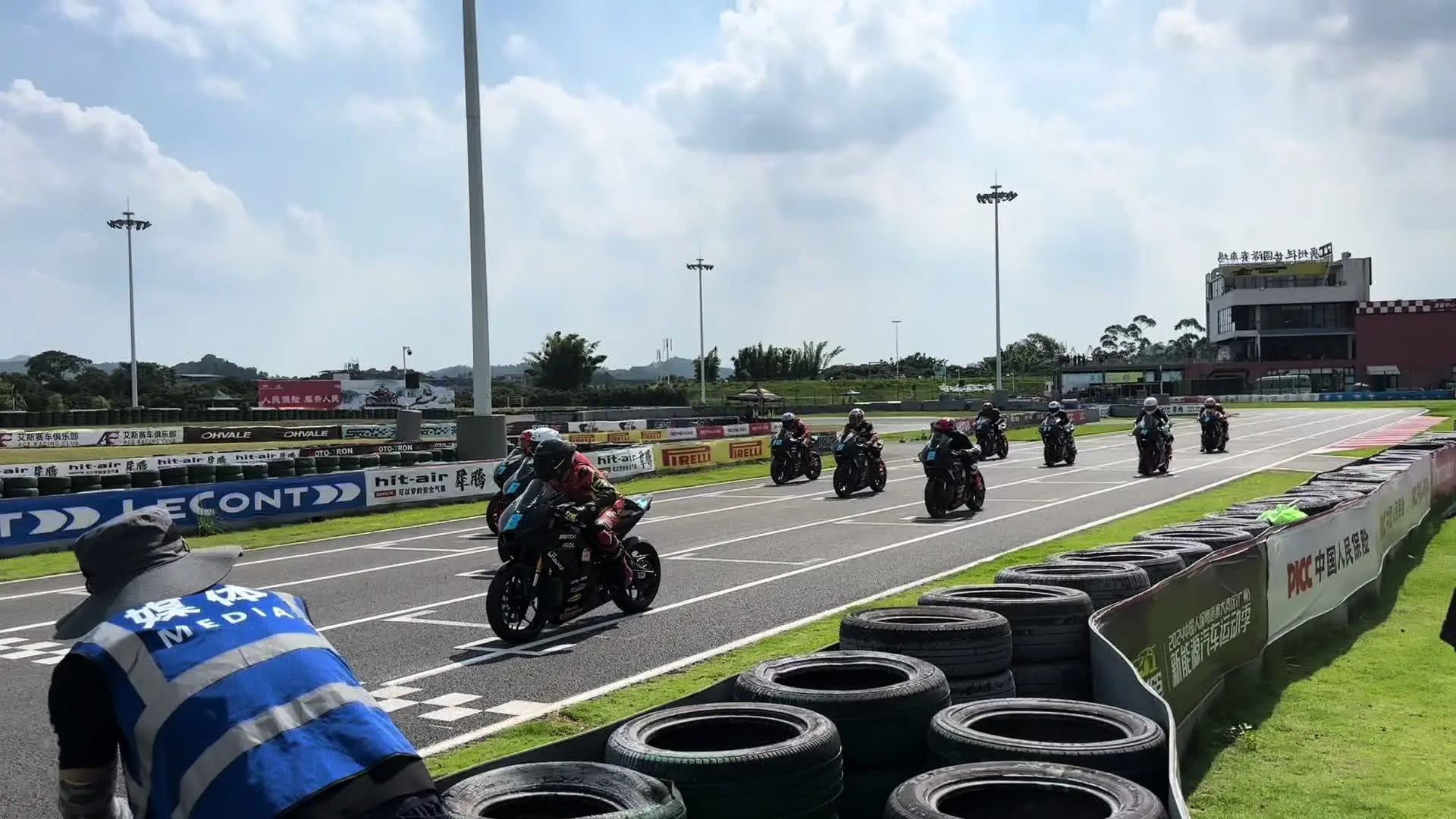 非常满意的成绩，也算是给自己交了一份满意的答卷，感谢天悦赛车举办这次比...