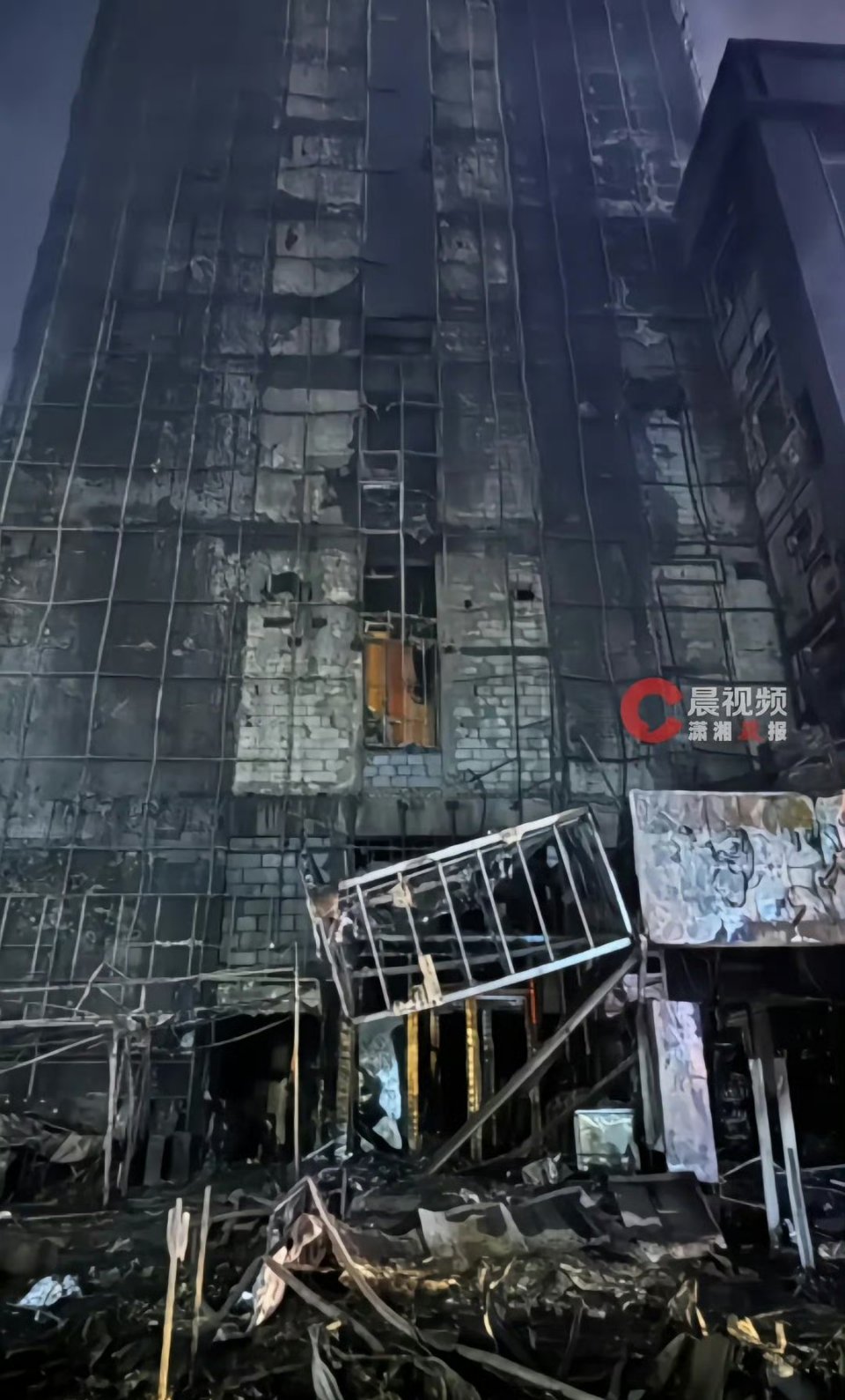 太原火灾已致3死23伤太原这起火灾真的太揪心了，3条生命没了，还有二十多人受伤。