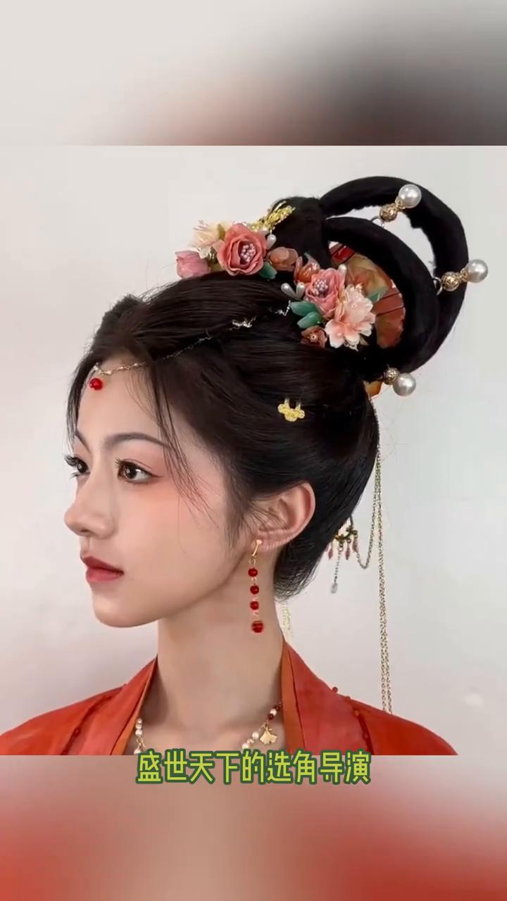 盛世天下的选角导演简直是神来的。这个太平公主的饰演者真像黄羿和官鸿能生出的小孩，