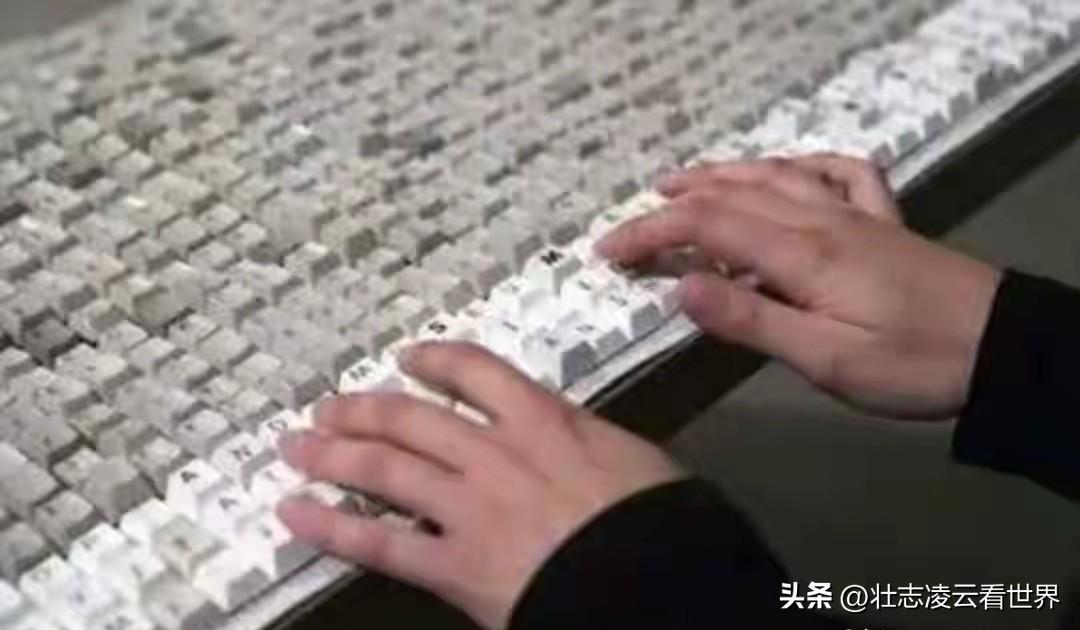 你有没有曾经背过五笔的字根口诀？
五笔输入法现在的使用率只剩3.2%，这是一份行