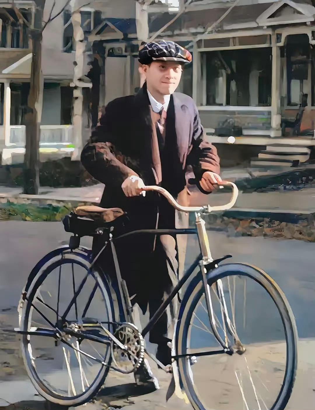 1921年，在英国剑桥大学的徐志摩真实照片...