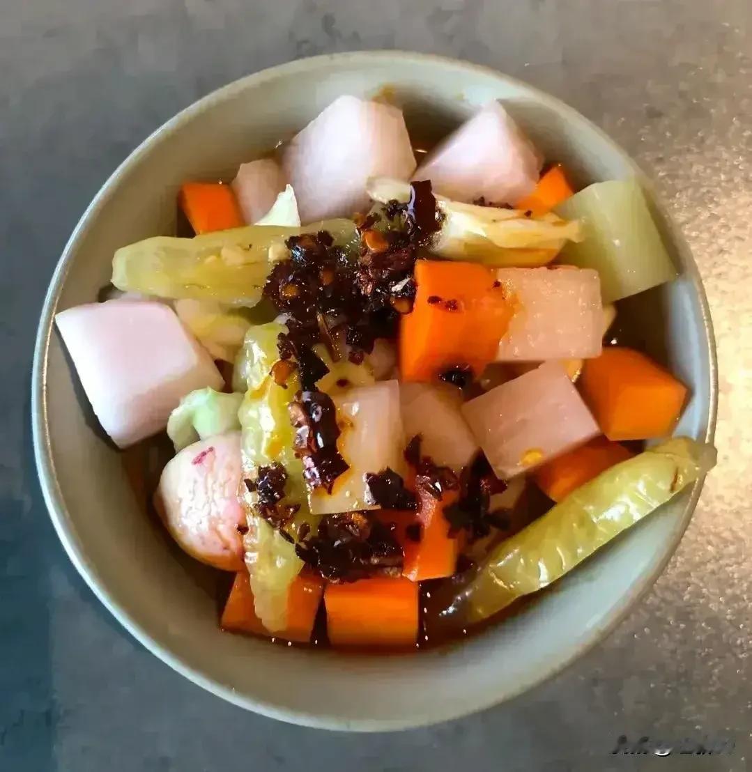 我发现自己：
每餐只要一吃多半碗饭~
哪怕吃的是素食，麻烦就开始來了，接下來的打