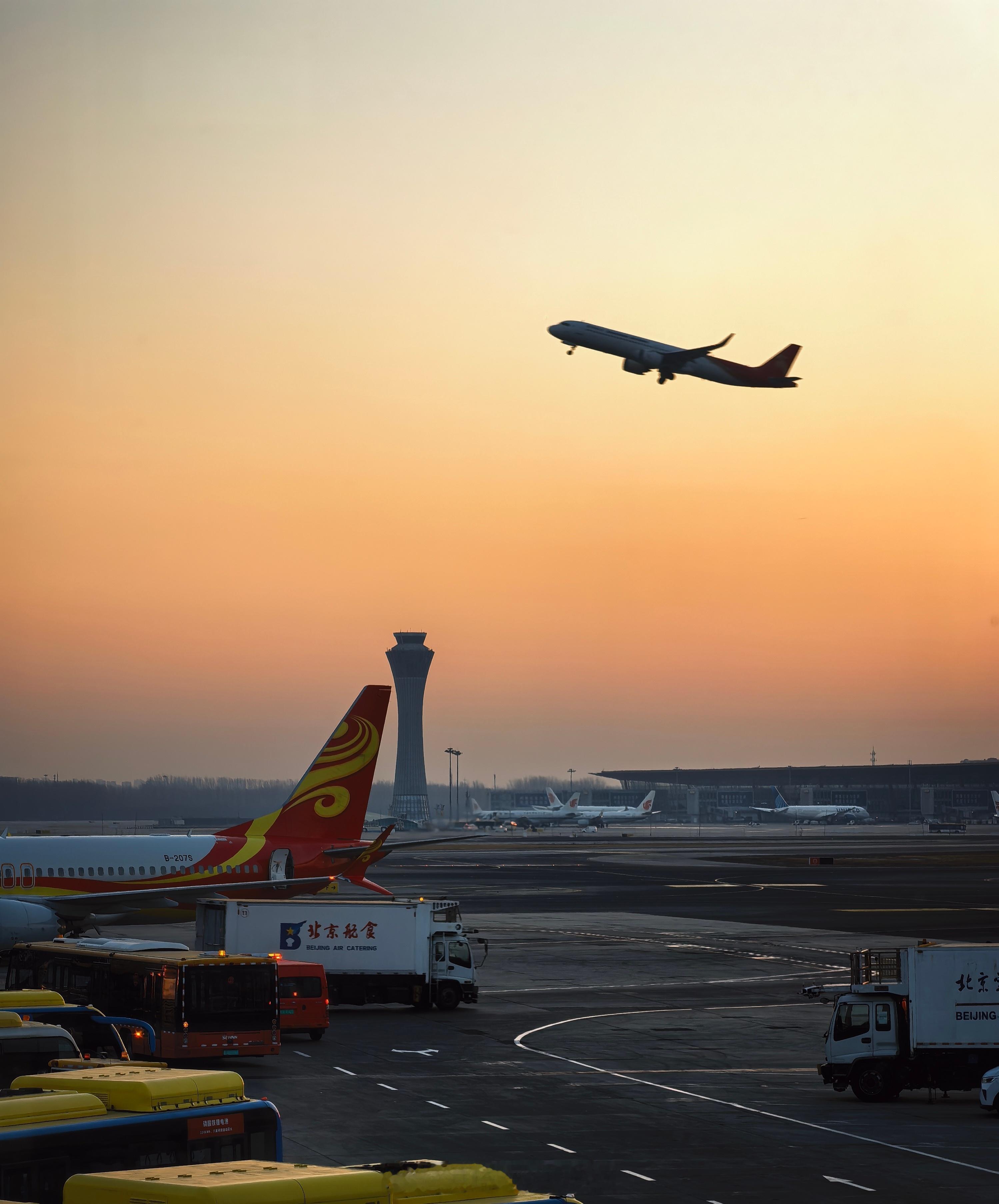 早，周末快乐啥时间也坐坐首都机场的理想MEGA