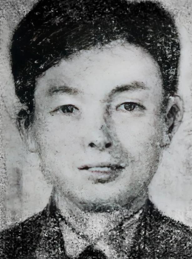 1930年，刑场上，地下党员傅有智被打了5枪，敌人以为他死透了，不想，挨到后半夜