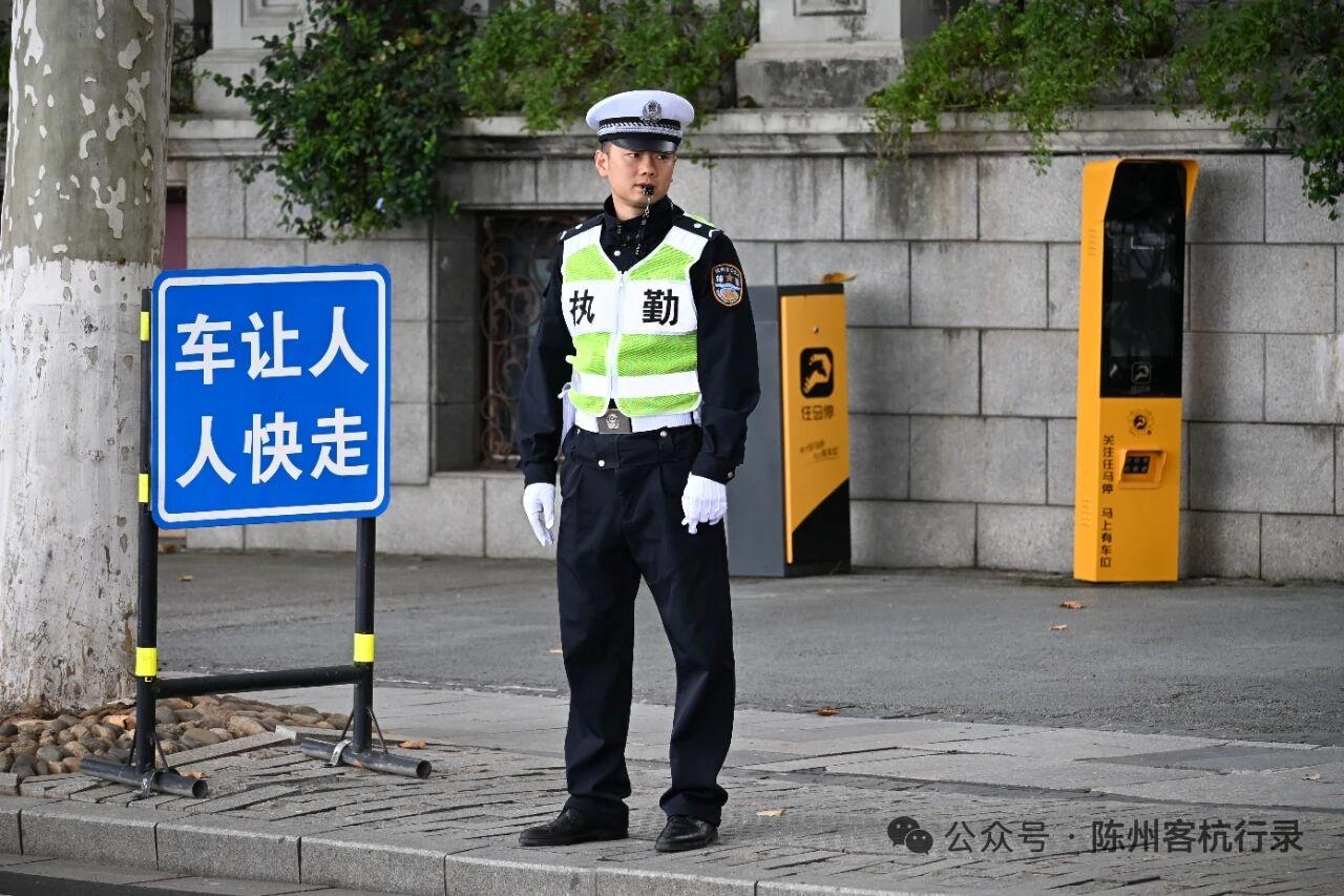 辅警可不是谁想当就能当的，想当辅警不仅要满足特定条件，还得通过辅警招聘考试和政审