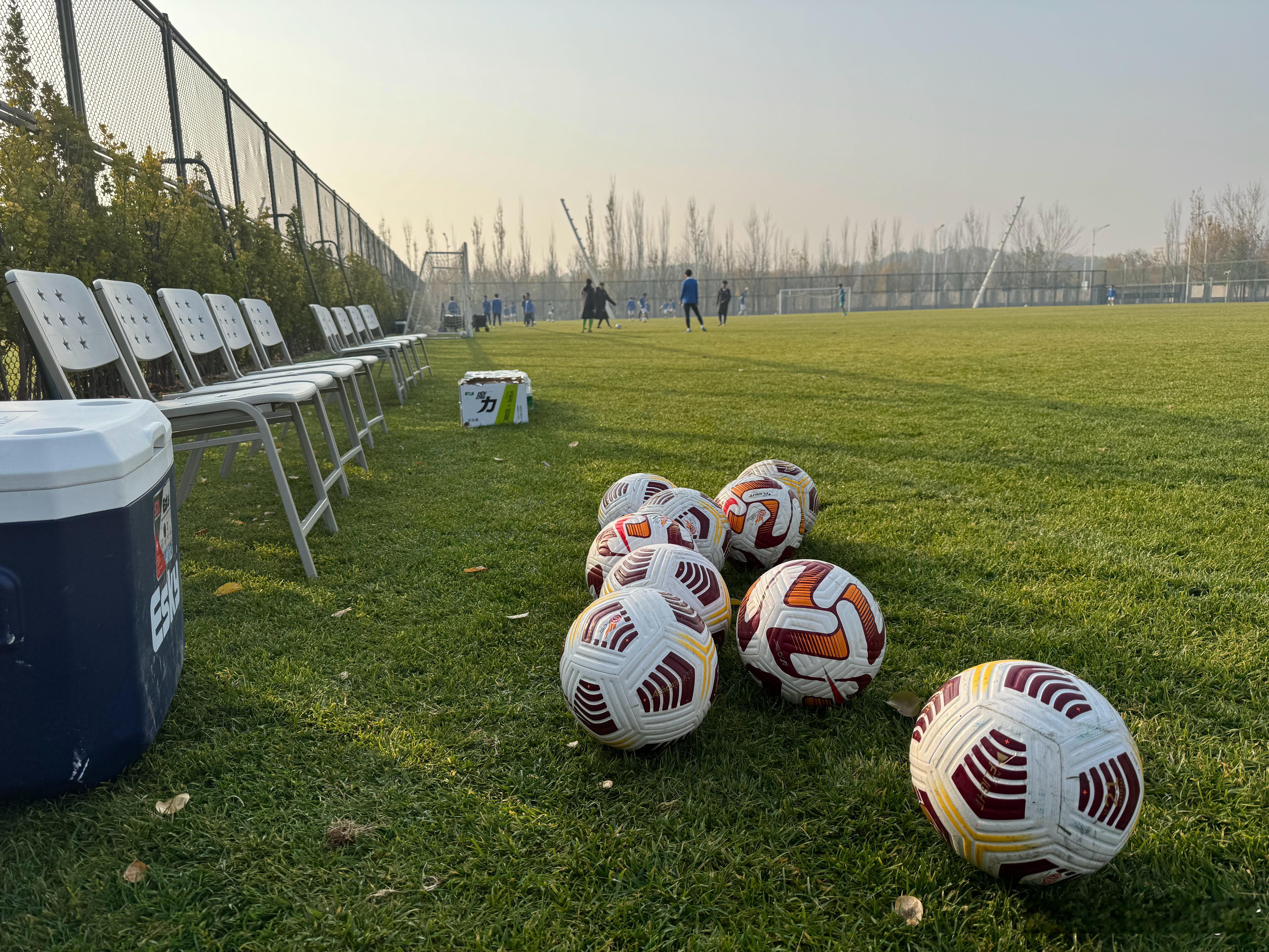 准备就绪，今天对手还是范指的U15。 