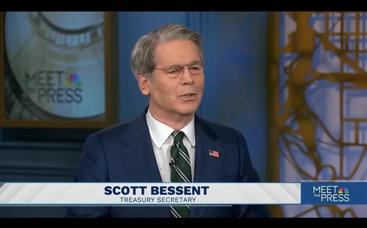 问：总统是在逐步结束这场战争，还是在升级这场战争？

美财政部长贝森特：这两者并