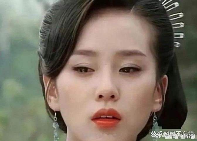 我不会是最后一个知道吧刘诗诗头上戴的竟然全是别针 惊呆了😳 ​​​