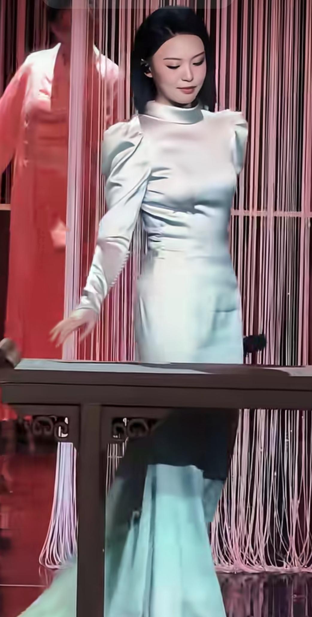 徐子尧，走通俗唱法才能走得更远。