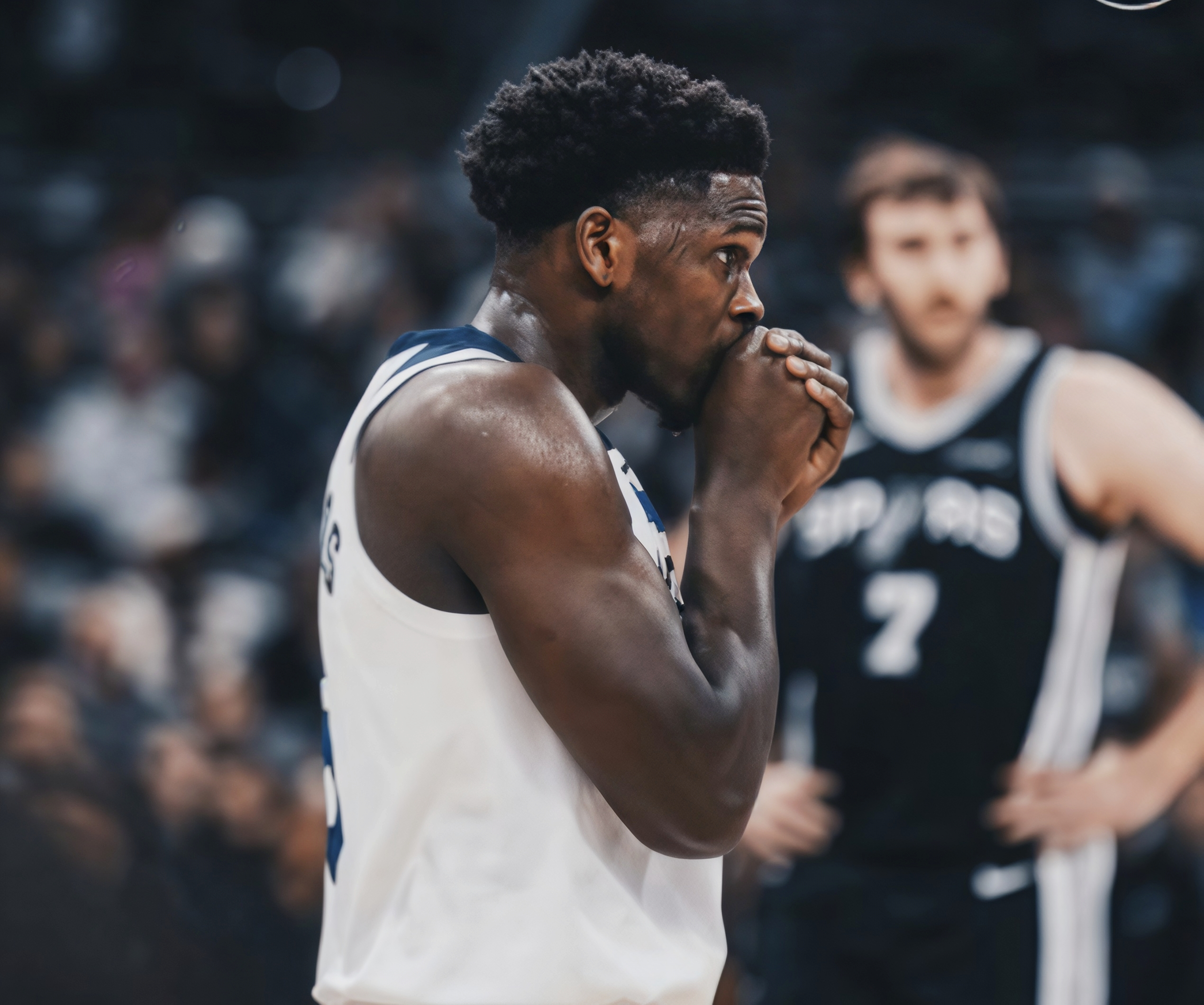 喜人 春晚里程悲！爱德华兹出战40分钟，爆砍55分4板3助，但球队还是输给了马刺