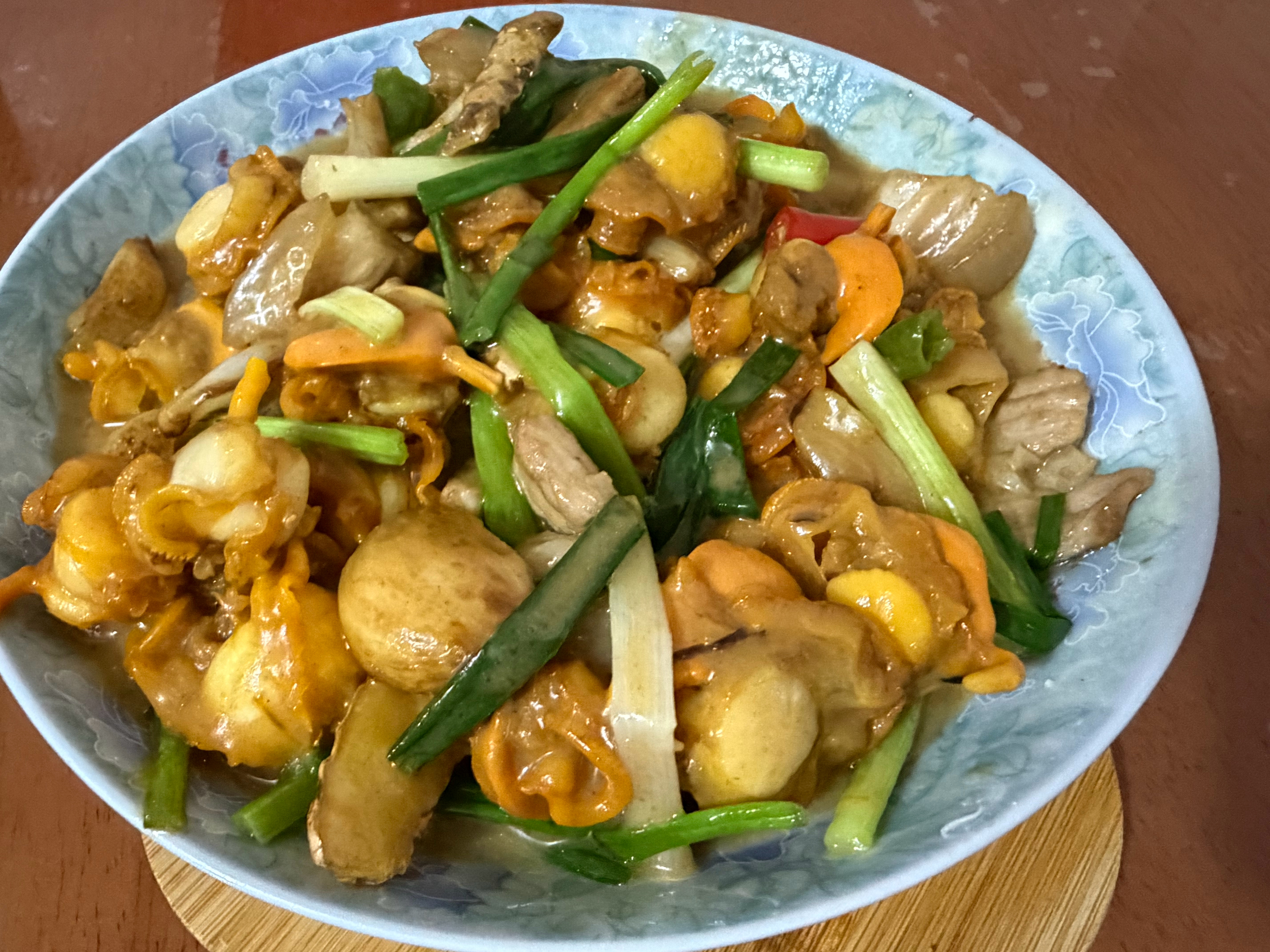 豆包是不是崩了？我问它扇贝肉减脂不，可以吃吗？一直没回应话说回来，今天做的葱爆扇