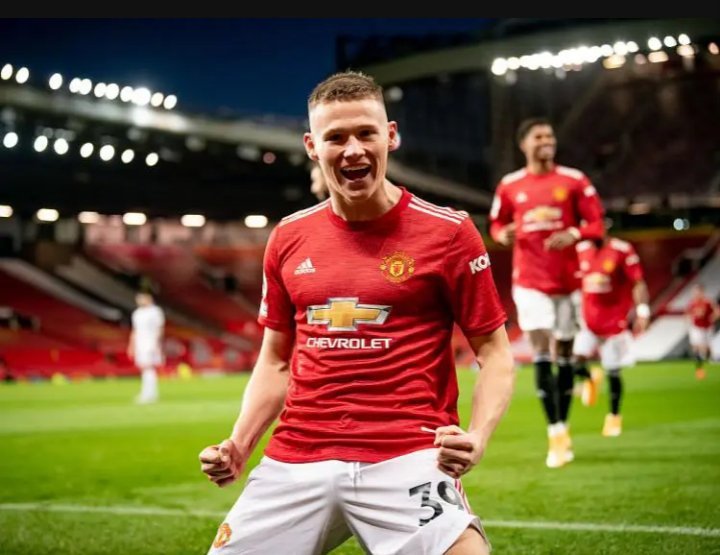 那不勒斯正在积极寻求引援，他们将在今天敲定吉尔莫，现在那不勒斯正与布莱顿一同努力