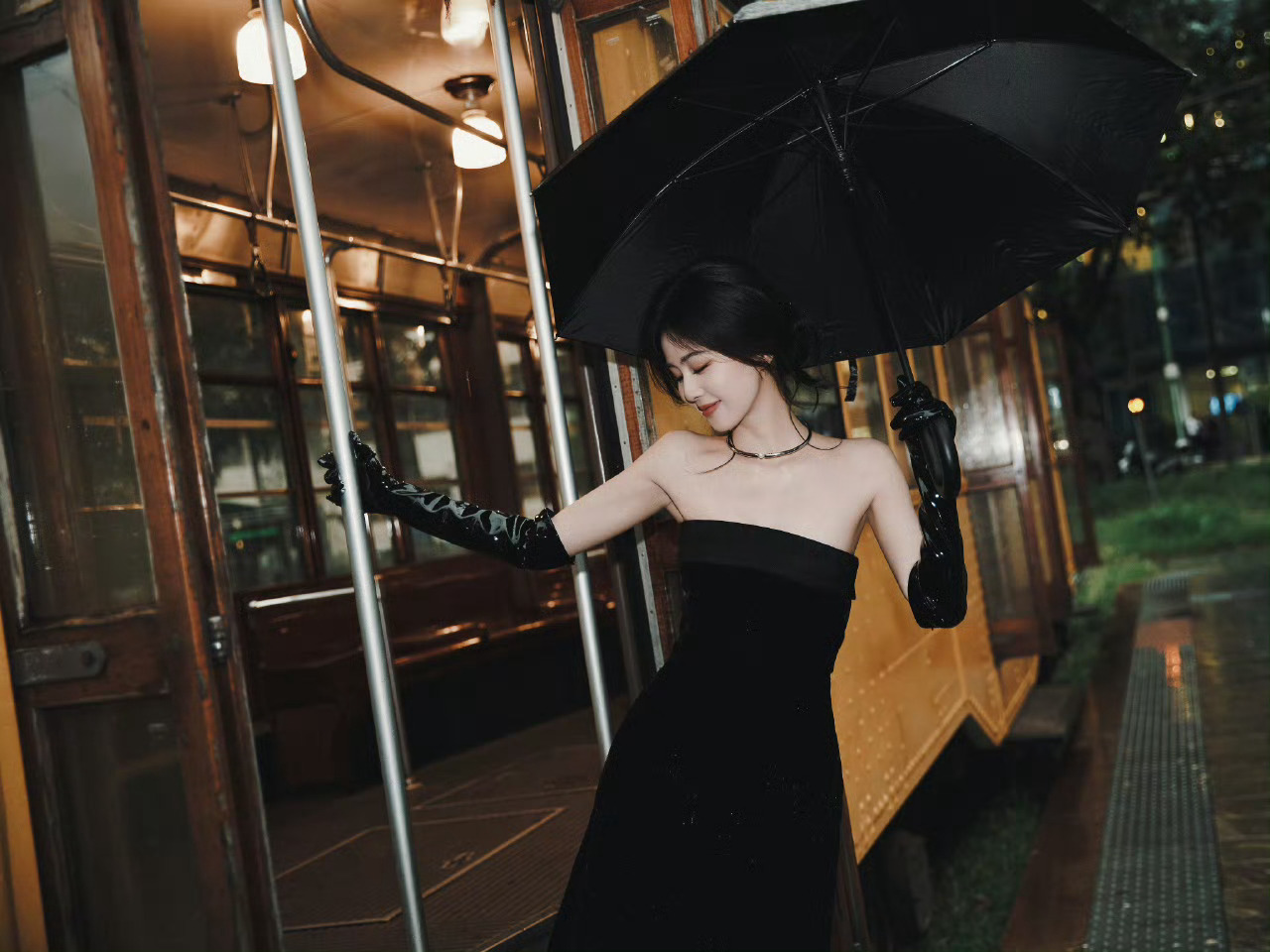 白鹿｜Emporio Armani 2026 春夏女装系列时装秀米兰时装周 ​​