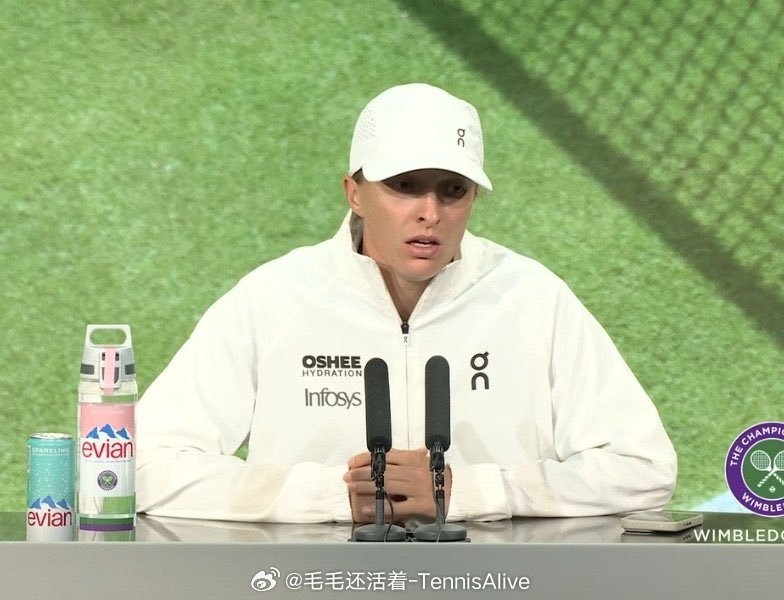 【斯瓦泰克：阿曼达在草地上打的很棒】Iga：“我没关注她之前的比赛。今天我关注了