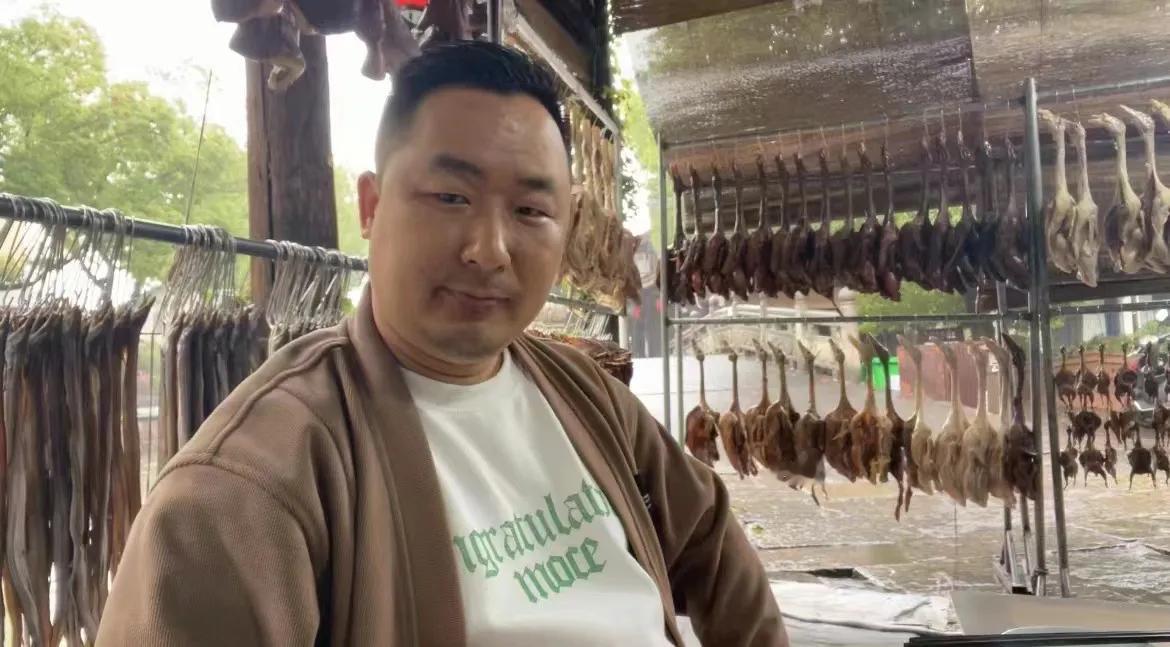 绍兴，这座有着2500年建城史，古老而韵味十足的城市，是当之无愧的酱货之乡、黄酒