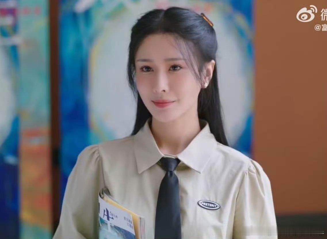 梦雯一个人的兵荒马乱 微笑弧度都量好了，还是换不来他一次心动。 