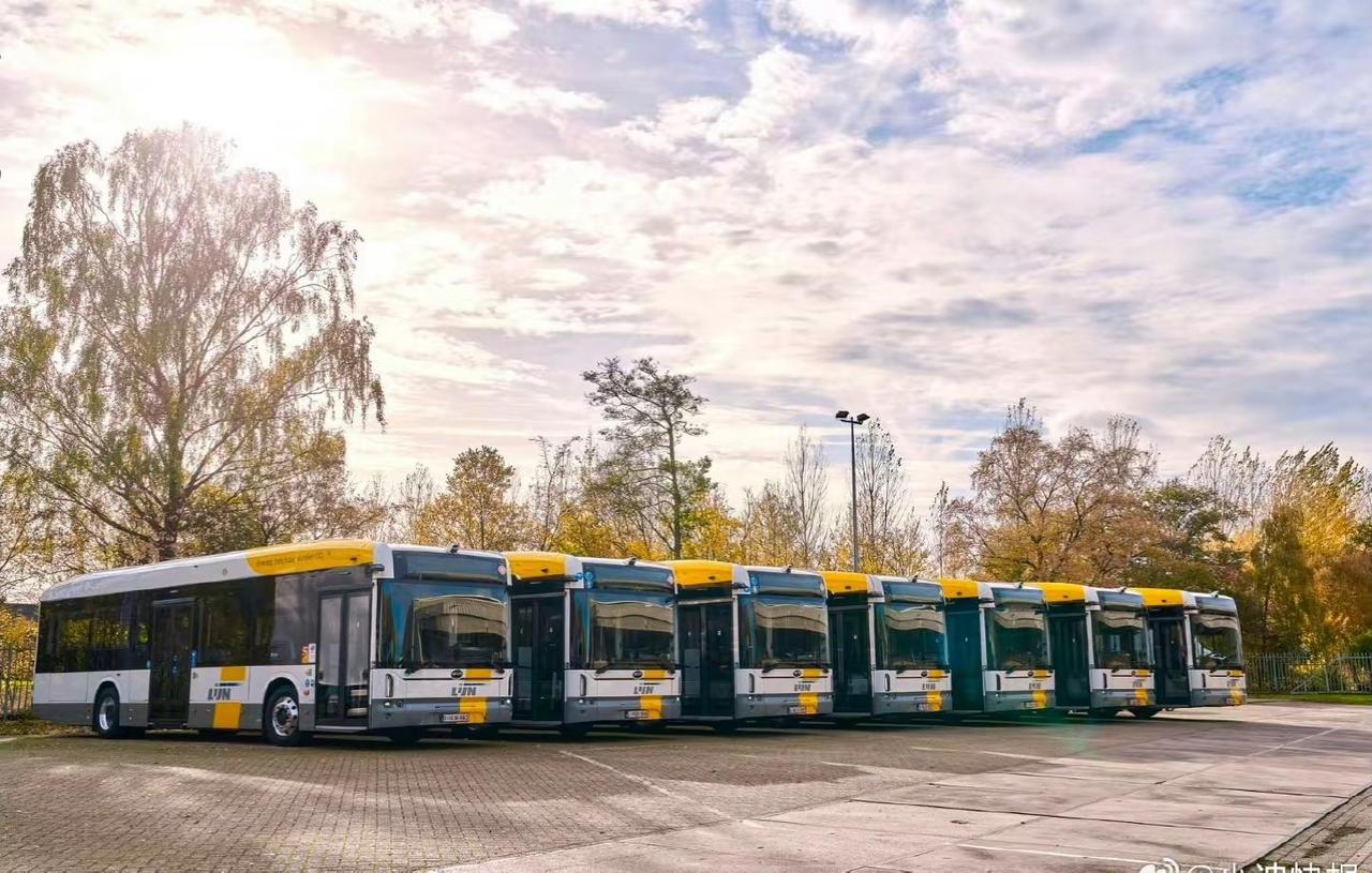 比亚迪不仅新能源乘用车是销量冠军，新能源商用车也是销量冠军。比亚迪电动大巴再获大