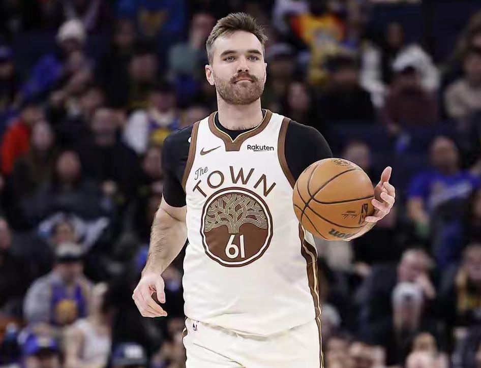 勇士逆转太阳，永远不要低估一颗冠军之心!
一场逆转，提振士气，不拼球星，拼团队，