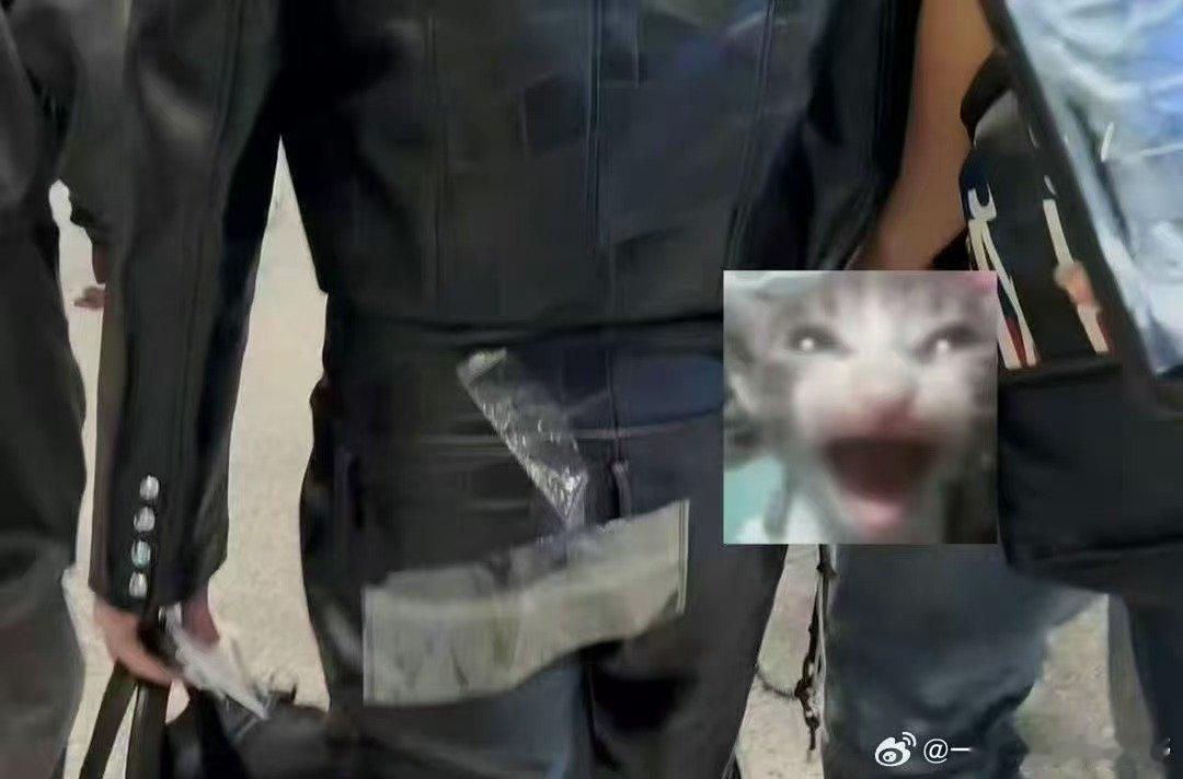 朱志鑫的口罩包装袋粘屁股上了朱志鑫口罩包装袋粘屁股上了 朱志鑫一上网天塌了